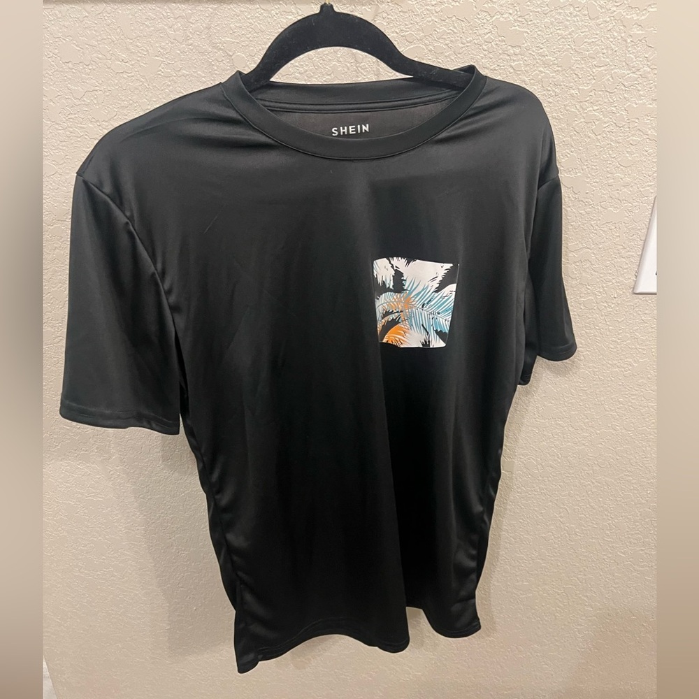Black tee